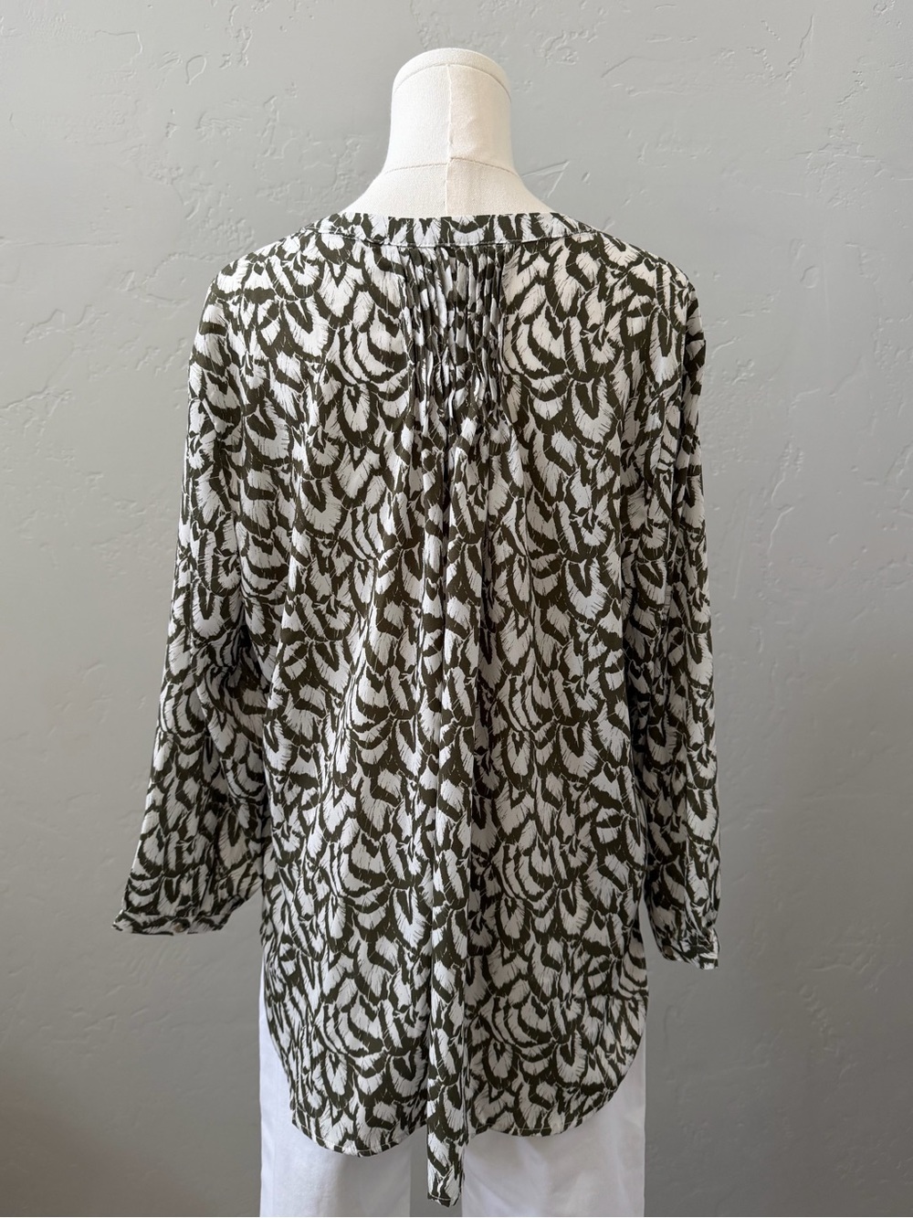 Jachs Girlfriend Contemporary Blouse L Olive Print Relaxed Fit Top - Picture 4 of 14